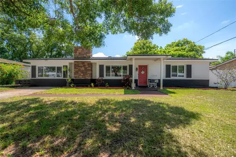 4723 Lake Charles Dr N, Kenneth City, FL 33709