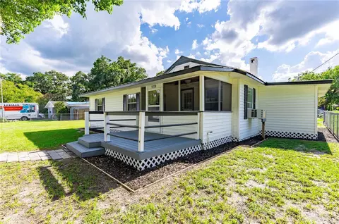 5139 17th St, Zephyrhills, FL 33542