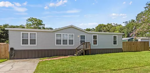 39325 Denny Ln, Zephyrhills, FL 33542