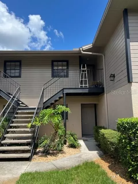 4112 Ashford Green Pl #I202, Tampa, FL 33613