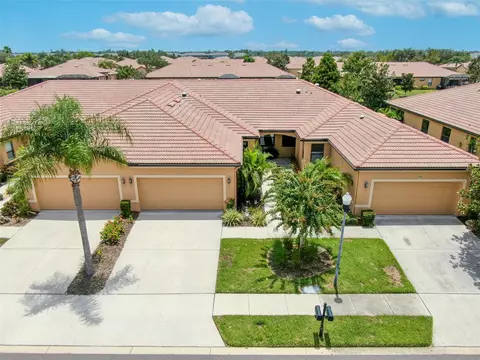 232 Shell Falls Dr, Apollo Beach, FL 33572