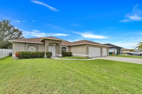539 SE 2nd Ter, Cape Coral, FL 33990