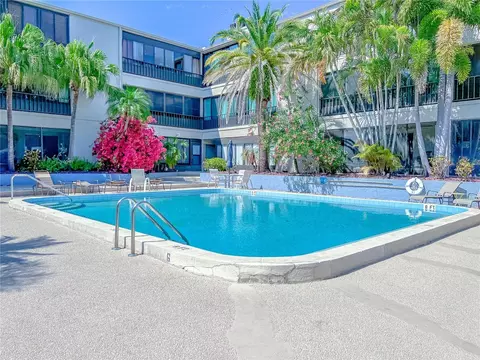 215 Valencia Blvd #112, Belleair Bluffs, FL 33770