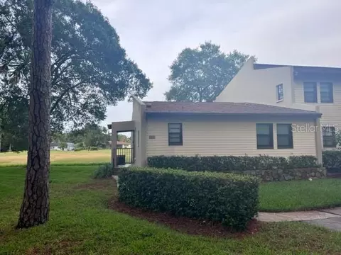 1000 Tarpon Woods Blvd #304, Palm Harbor, FL 34685
