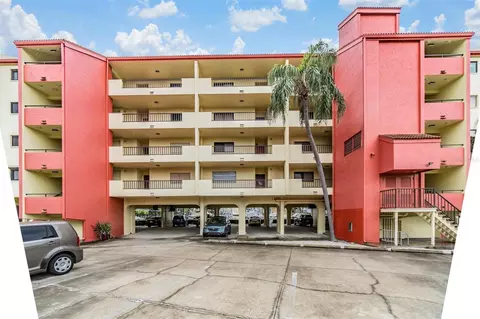 1750 Harbor Pl S #204, South Pasadena, FL 33707