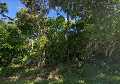 8826 105th Ave, Vero Beach, FL 32967