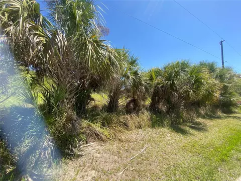 2162 Doolittle Ln, Port Charlotte, FL 33953
