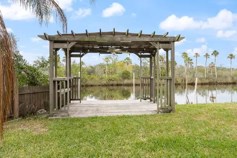 5863 Mariposa Dr, Holiday, FL 34690