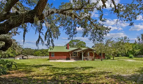10045 Deer Ln, New Port Richey, FL 34654