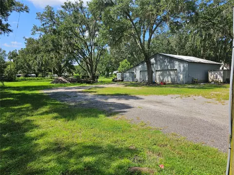 4805 Thonotosassa Rd, Plant City, FL 33565