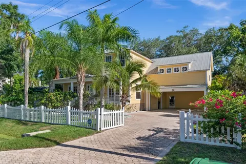 2807 Sanders Dr, Tampa, FL 33611