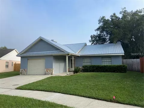 4604 N Country Hills Ct, Plant City, FL 33566