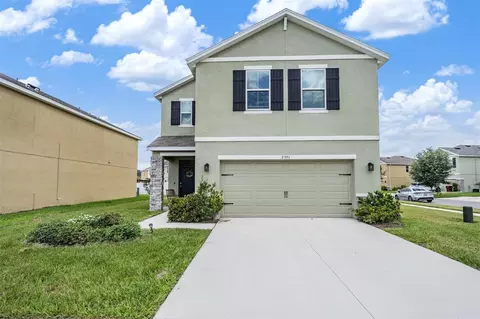 2301 Ashberry Ridge Dr, Plant City, FL 33563