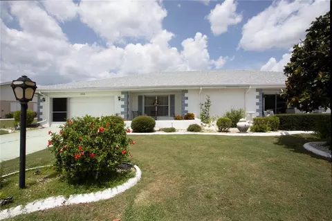 1008 Bluewater Dr, Sun City Center, FL 33573