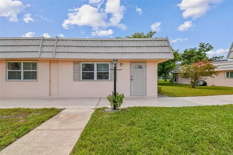 201 Bedford Trl #135, Sun City Center, FL 33573
