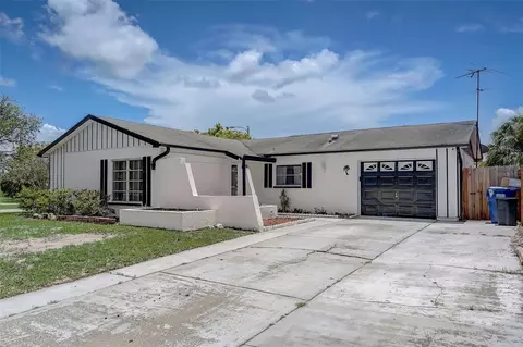 8252 Penwood Dr, Port Richey, FL 34668