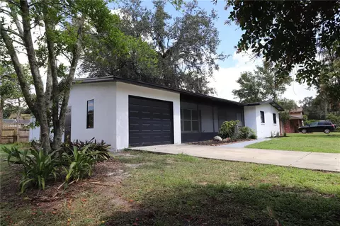 902 Edgedale Cir, Brandon, FL 33510