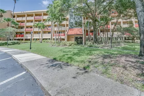 3062 Eastland Blvd #106, Clearwater, FL 33761