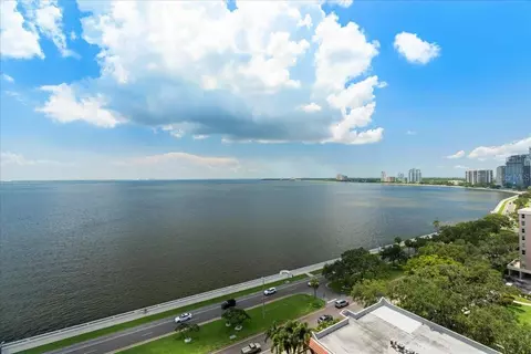 2413 Bayshore Blvd #1602, Tampa, FL 33629
