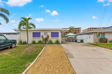 11410 1st St E, Treasure Island, FL 33706