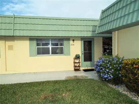 102 Cambridge Trl #226, Sun City Center, FL 33573
