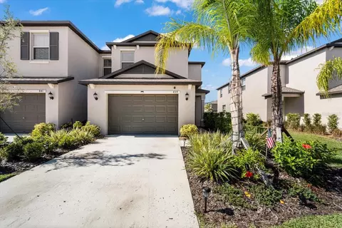 839 Royal Empress Dr, Ruskin, FL 33570