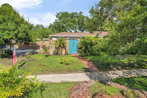 301 72nd St N, Saint Petersburg, FL 33710