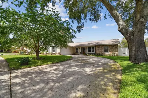 2879 Oak Tree Ln, Palm Harbor, FL 34684