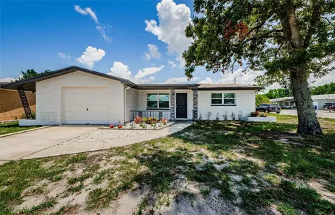 1344 Solar Dr, Holiday, FL 34691