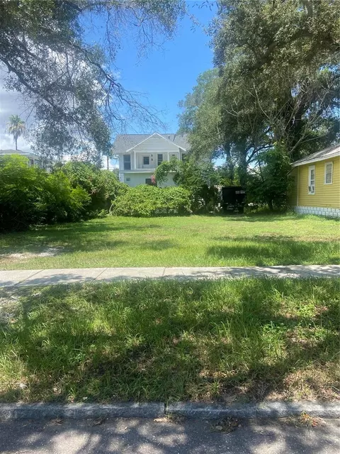 1049 13th Ave S, Saint Petersburg, FL 33705