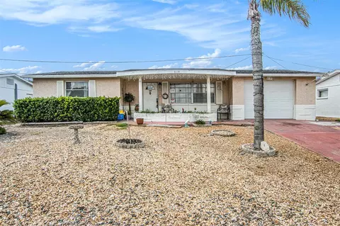 5130 Manor Dr, New Port Richey, FL 34652