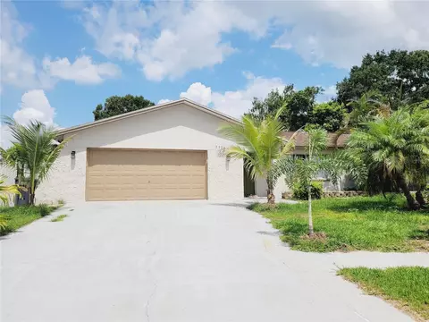 7724 Hinsdale Dr, Tampa, FL 33615