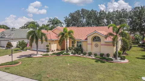 2331 Platinum Dr, Sun City Center, FL 33573