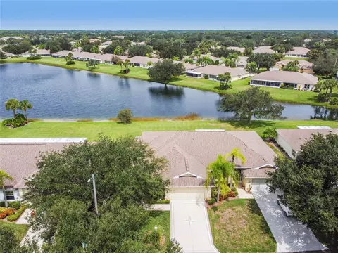 2334 Brookfield Greens Cir #52, Sun City Center, FL 33573