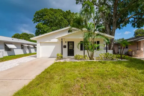 209 SE Madison Cir N, Saint Petersburg, FL 33703