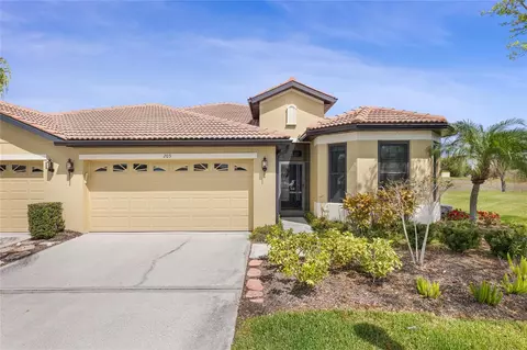 205 Mystic Falls Dr, Apollo Beach, FL 33572