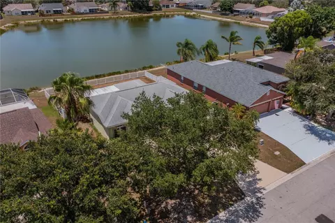 4215 Donnington Dr, Parrish, FL 34219