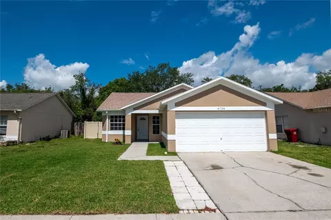 4724 Bloom Dr, Plant City, FL 33566
