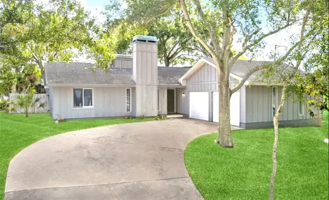 1403 Burnt Oak St, Tarpon Springs, FL 34689