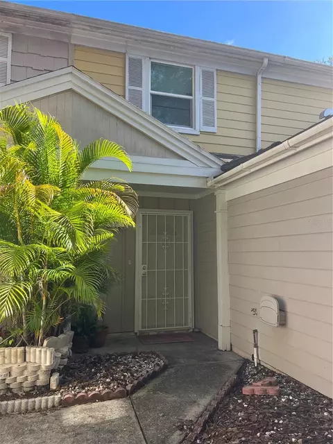 6155 Oak Cluster Cir, Tampa, FL 33634