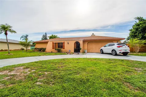 6908 Pennsylvania Ave, Sarasota, FL 34243