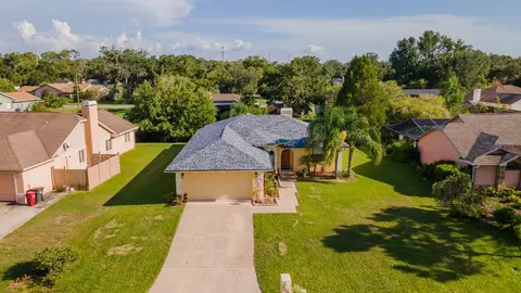 1701 Paddock Dr, Plant City, FL 33566