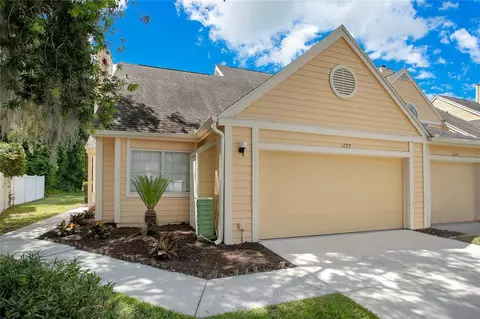 1229 Big Pine Dr, Valrico, FL 33596