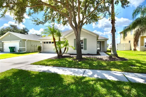 5029 Whistling Pines Ct, Wesley Chapel, FL 33545