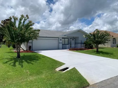 19 Cloverdale Ct N, Palm Coast, FL 32137