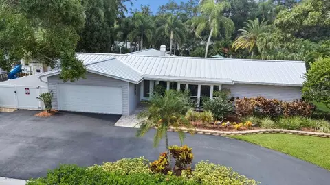 1901 Oakdale Ln N, Clearwater, FL 33764