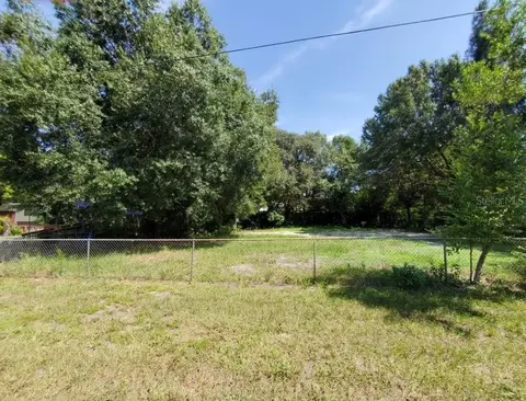 2540 Mobilaire Dr, Lutz, FL 33559