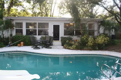 515 Nantucket Dr, Temple Terrace, FL 33617