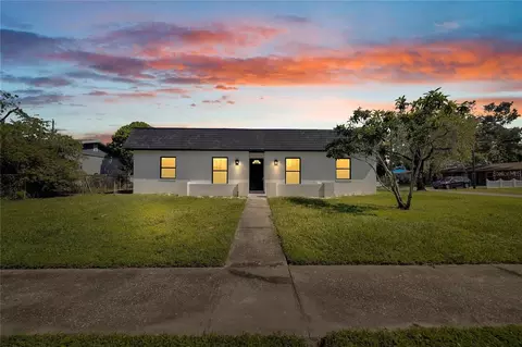 6918 Reindeer Rd, Tampa, FL 33619