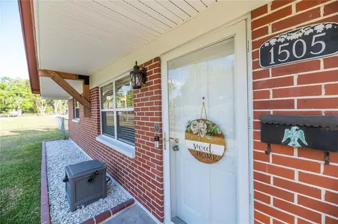 1505 E Cherry St, Plant City, FL 33563